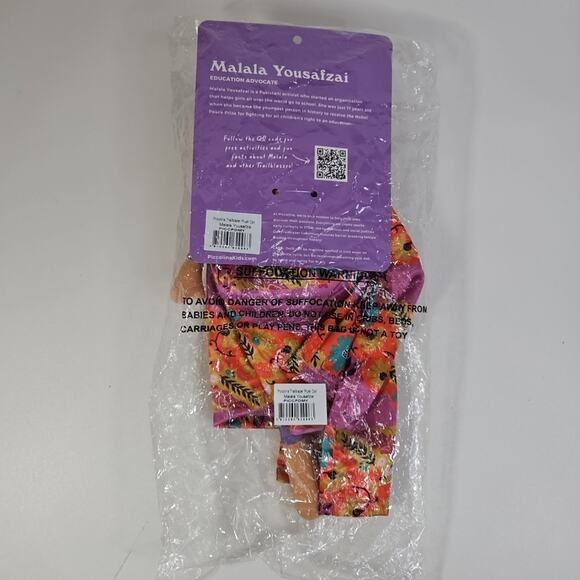 Piccolina‎ Trailblazer Malala Yousafzai Plush Doll - Picture 3 of 4